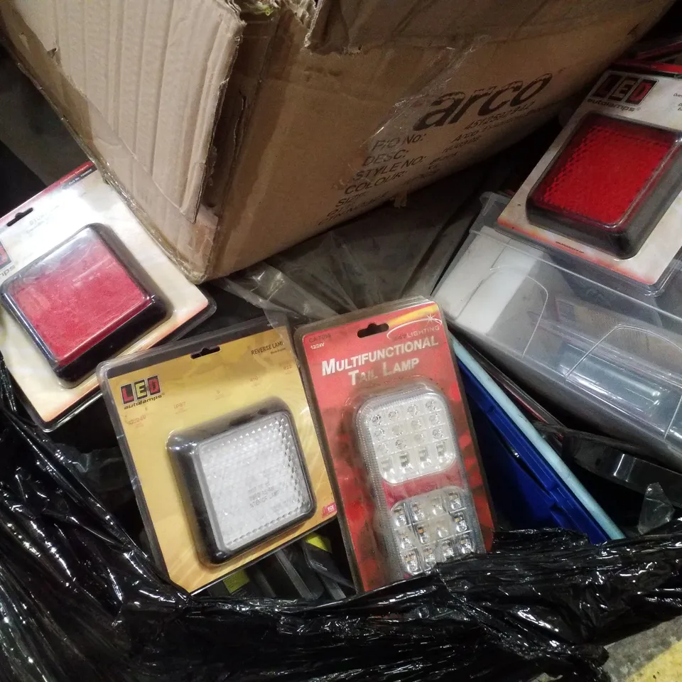 PALLET CONTAINING ASSORTED CAR TAIL LAMPS