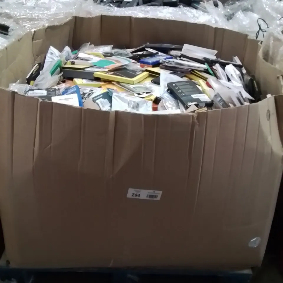 PALLET CONTAINING VERY LARGE AMOUNT OF VARIOUS PHONE CASES [MODELS AND MAKES VARY]