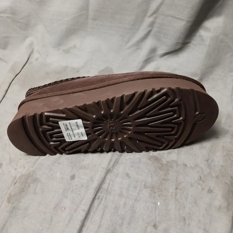 UGG BROWN SUEDE SLIP-ON CHILDREN'S MOCCASIN-STYLE SLIPPER SIZE 5