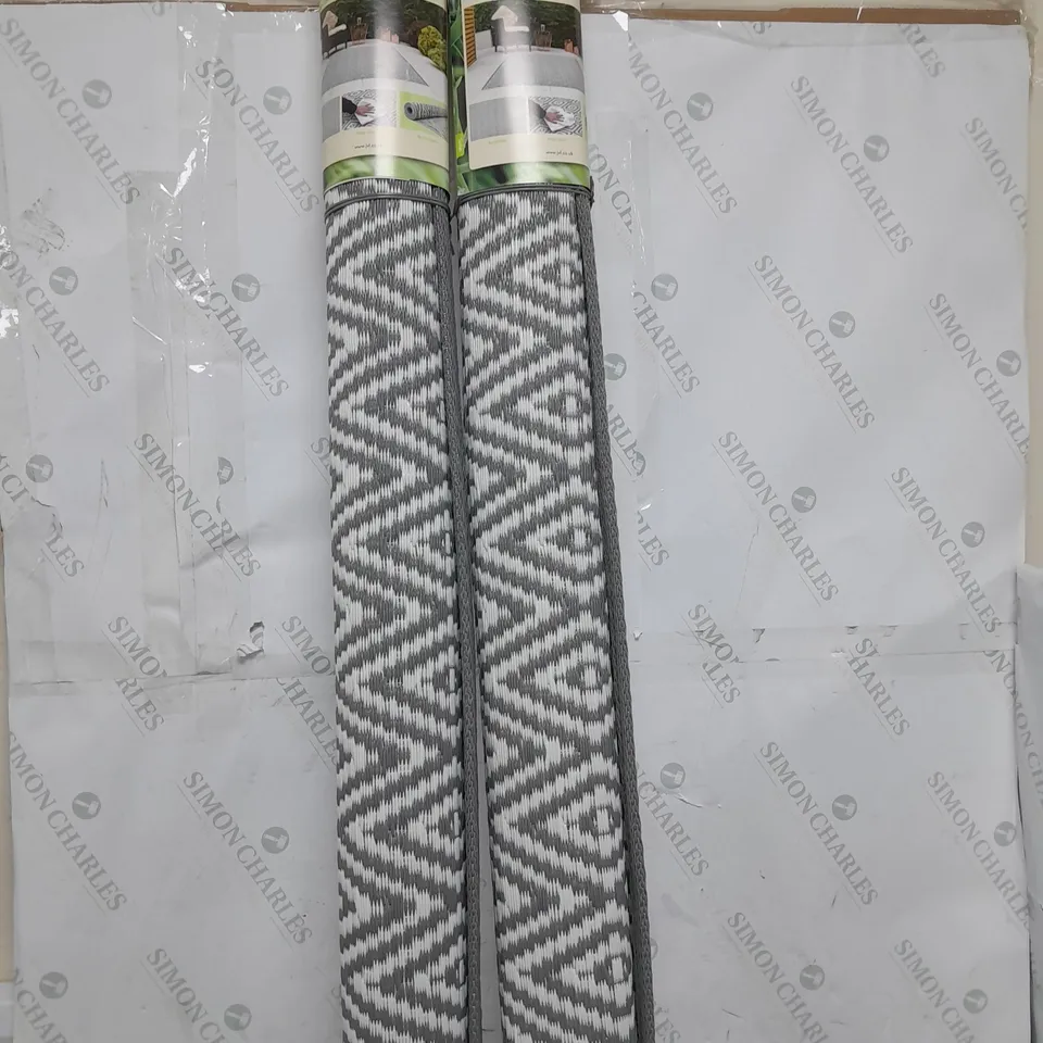 THEGARDENER OUTDOOR RUG DIAMOND 120X170 X2