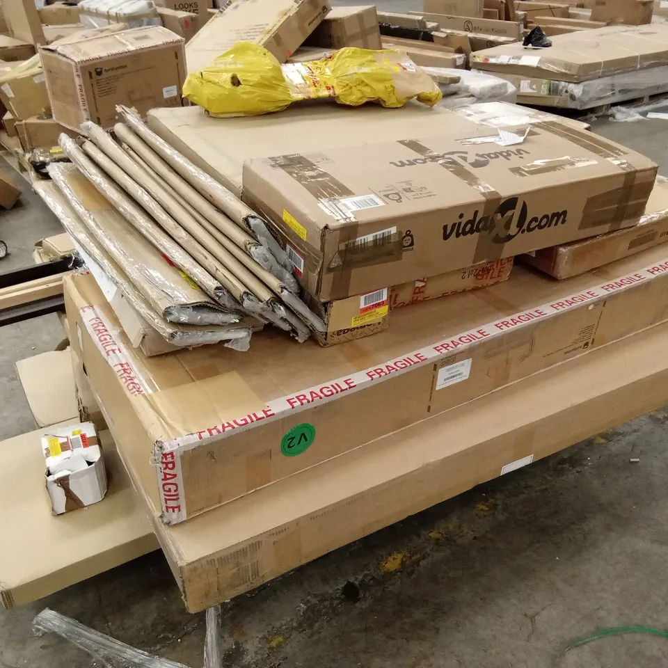 PALLET OF ASSORTED INCOMPLETE DESIGNER FURNITURE AND FURNITURE PARTS