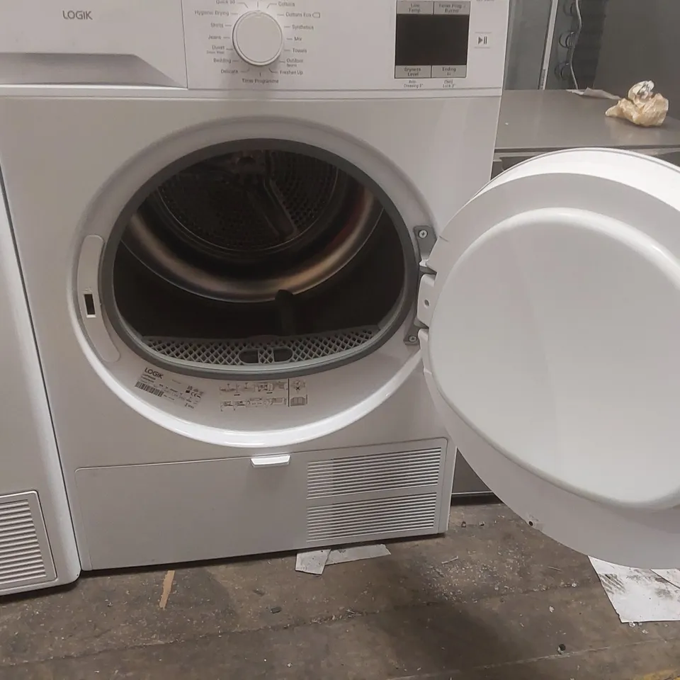 LOGIK LHP9W25 FREESTANDING, 9 KG CAPACITY HEAT PUMP TUMBLE DRYER