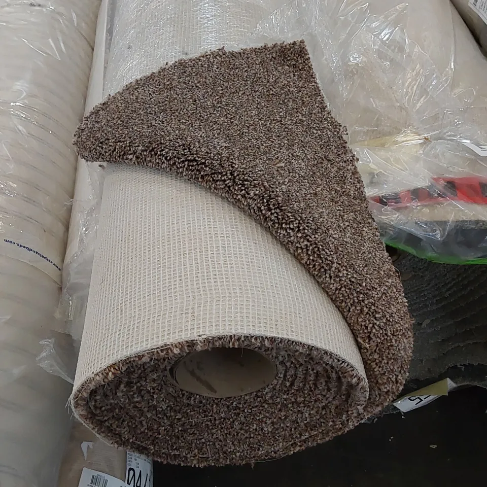 ROLL OF QUALITY STS HERITAGE LUXURY CARPET // SIZE: APPROX. 4 X 5.3m
