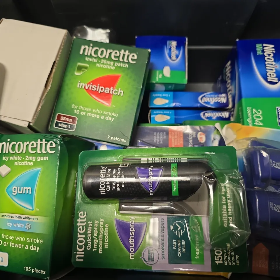 BOX OF APPROXIMATELY 15 ASSORTED NICOTINE ITEMS TO INCLUDE - NICORETTE MOUTH SPRAY , NICORETTE INVISIPATCH , NICOTINELL MINT COMPRESSED LOZENGE ETC