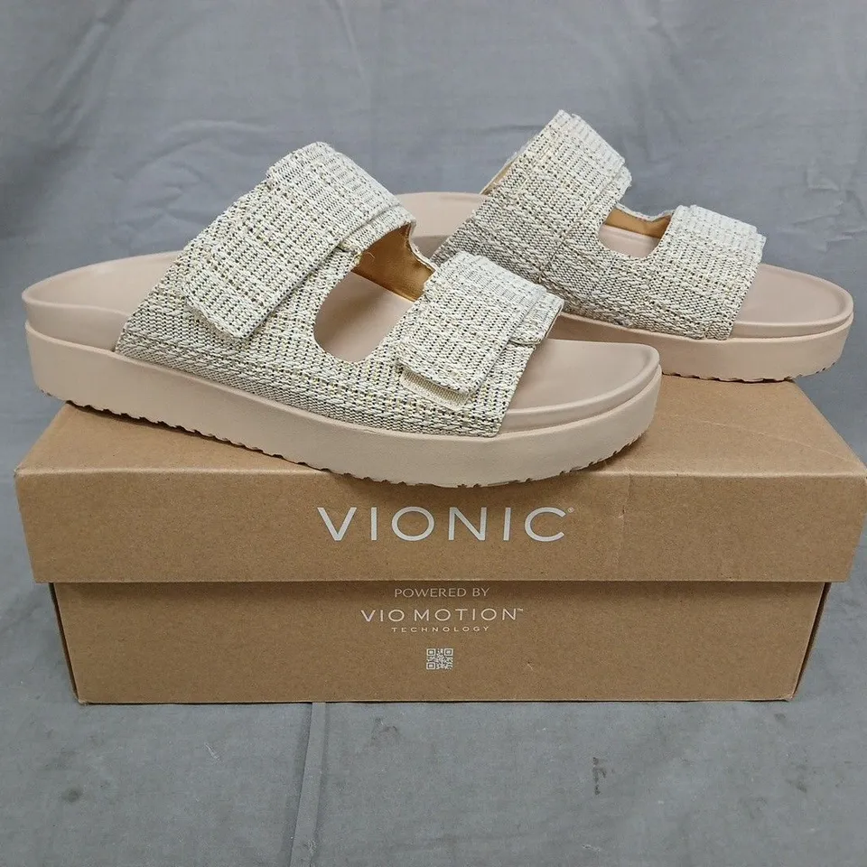 BOXED PAIR OF VIONIC RYDER SANDALS IN CREAM/GOLD SIZE 7