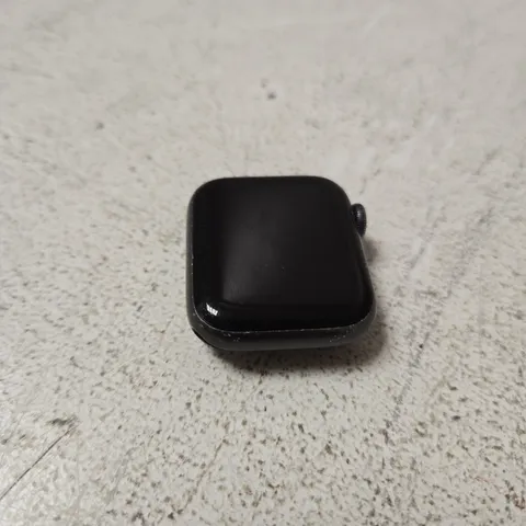 APPLE WATCH SERIES 6 40MM