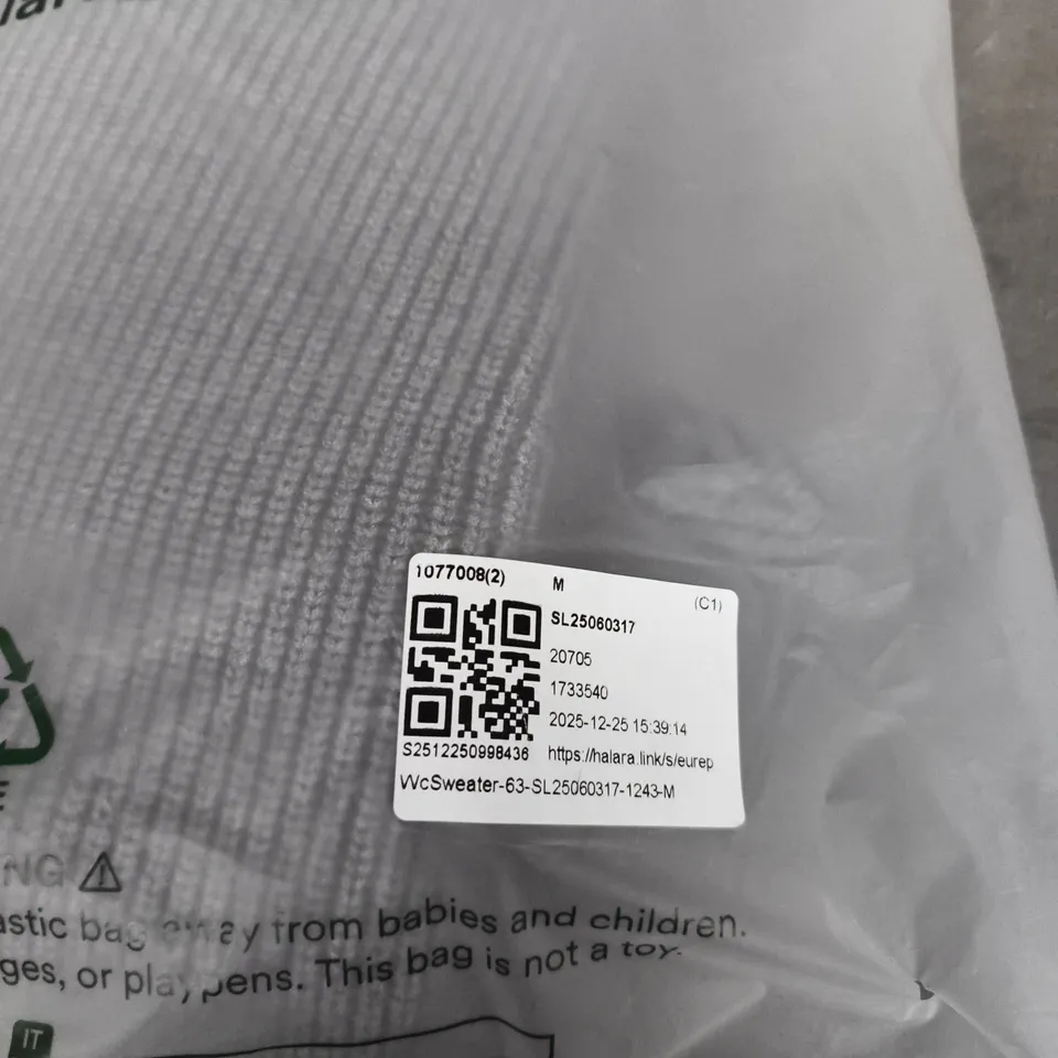 (BAGGED) HALARA GREY KNIT SWEATER SIZE M