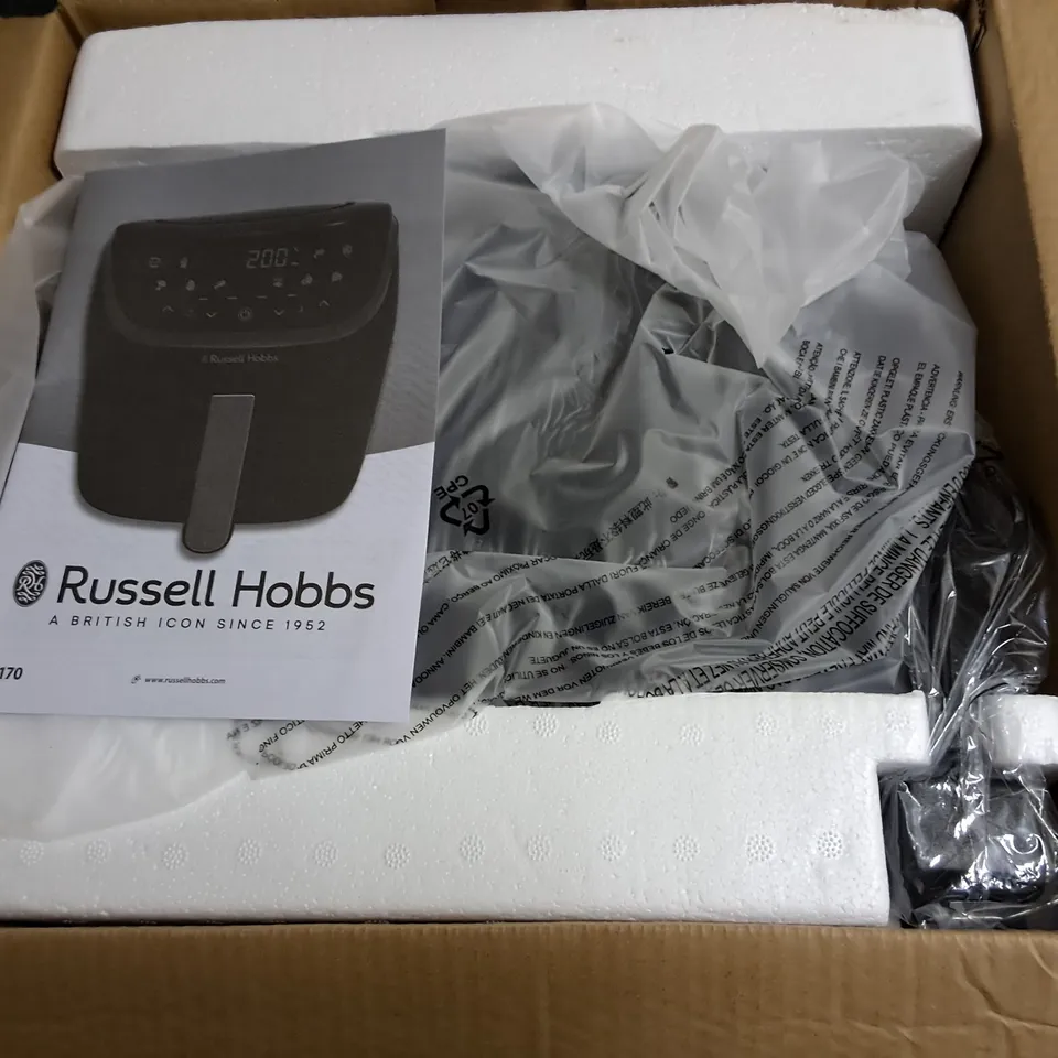 BOXED RUSSELL HOBBS EXTRA LARGE AIR FRYER