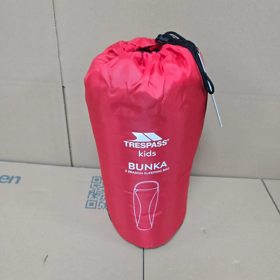 TRESPASS KIDS BUNKA 3 SEASONS SLEEPING BAG