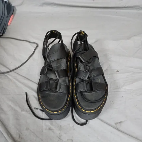 DR MARTENS BLACK LEATHER SANDALS WITH MULTIPLE STRAPS AND CHUNKY SOLE - UK 6