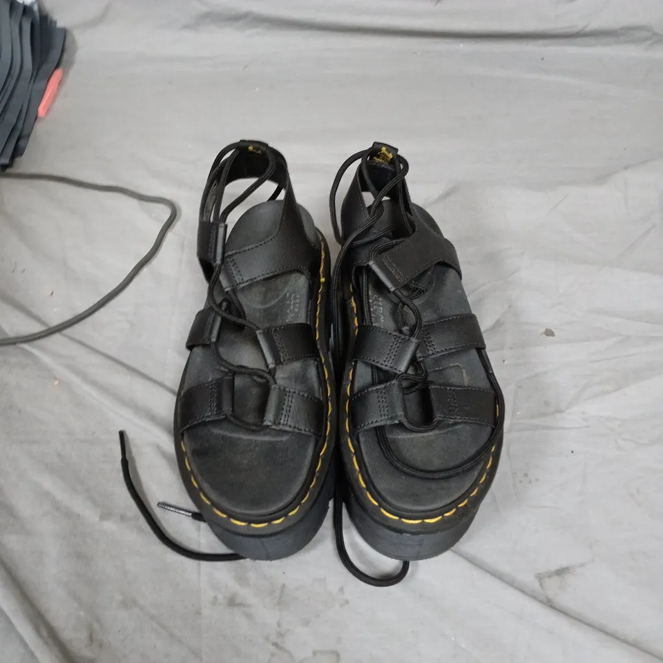 DR MARTENS BLACK LEATHER SANDALS WITH MULTIPLE STRAPS AND CHUNKY SOLE - UK 6