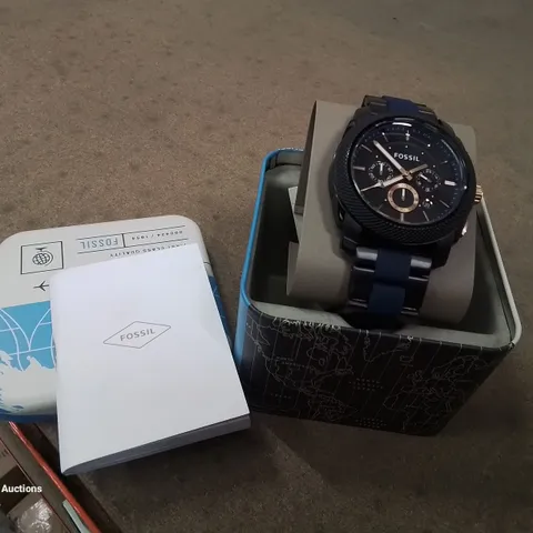 BOXED FOSSIL METAL STRAP WATCH.