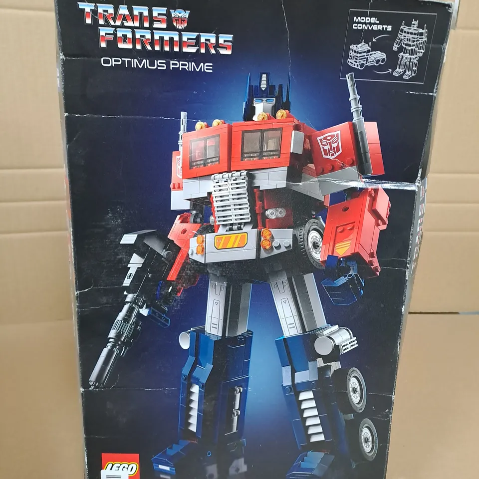 LEGO TRANSFORMERS OPTIMUS PRIME SET - 10302