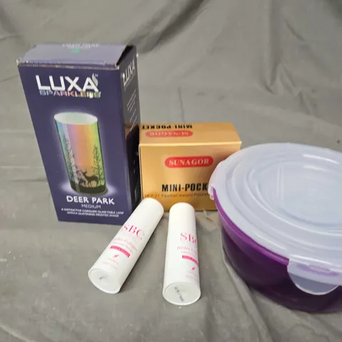 APPROXIMATELY 10 ASSORTED HOMEWARE PRODUCTS TO INCLUDE GLASS TABLE LAMP, STORAGE CONTAINERS, MINI BINOCULARS ETC 