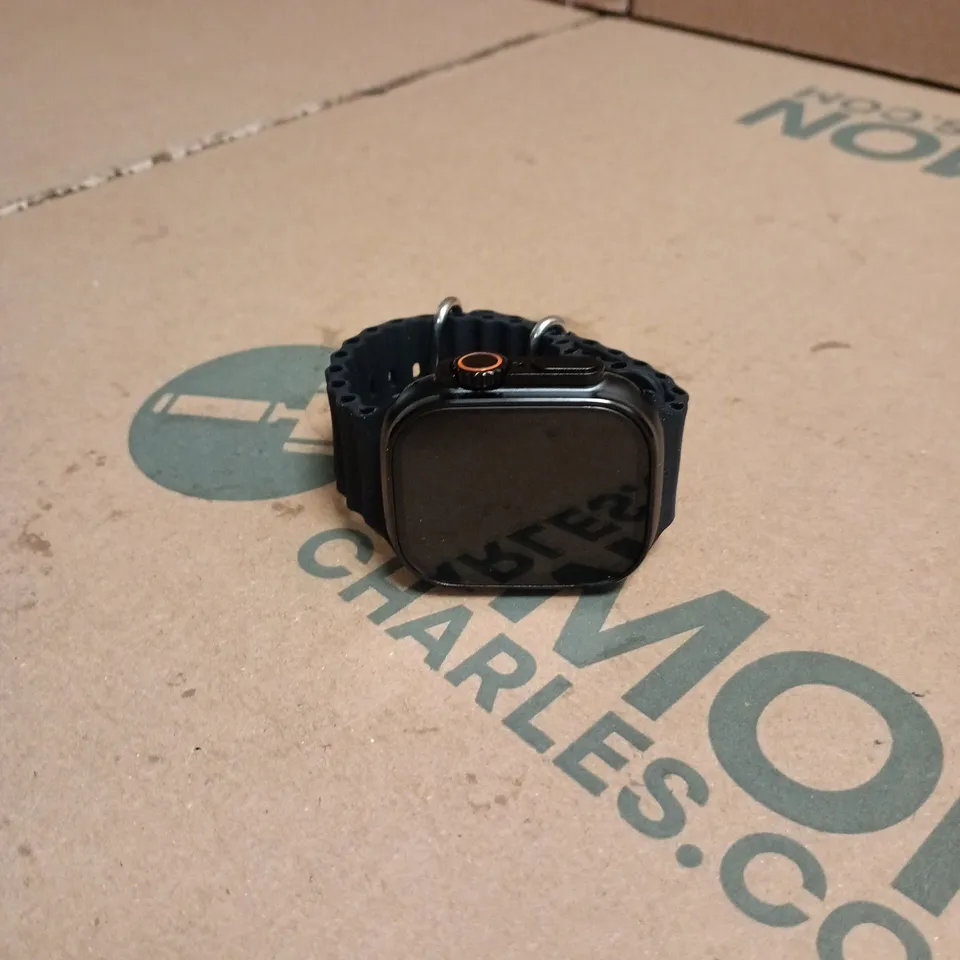 SMARTWATCH WATCH ULTRA WITH BLACK SILICONE STRAP – DIVE 40M