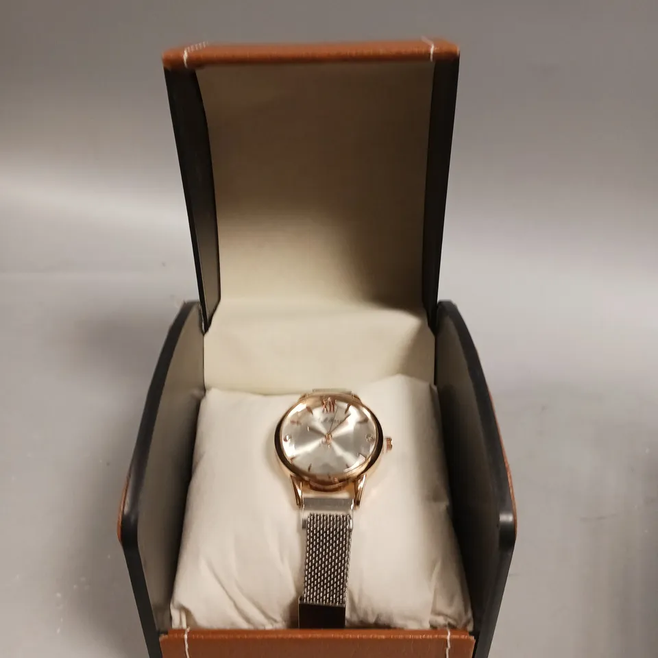 LADIES LA BANUS WATCH – QUARTZ MOVEMENT – METAL STRAP WITH MAGNETIC CLASP