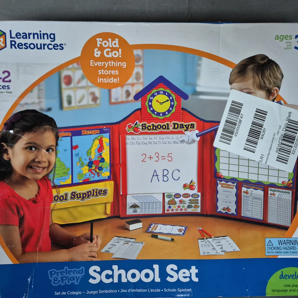 BOXED LEARNING RESOURCES PRETEND & PLAY® ORIGINAL SCHOOL SET