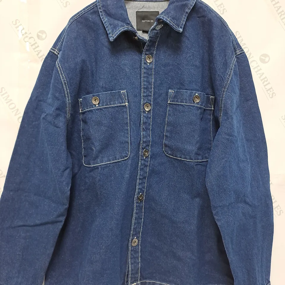 10 ASSORTED NEW CLOTHING ITEMS TO INCLUDE DENIM OVERSHIRT, BIKINI TOP, HOODIE, ETC