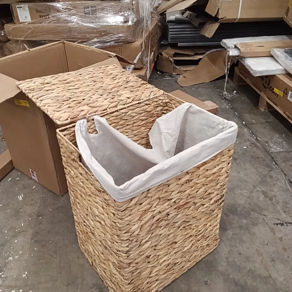 BOXED WICKER BASKET (1 BOX)
