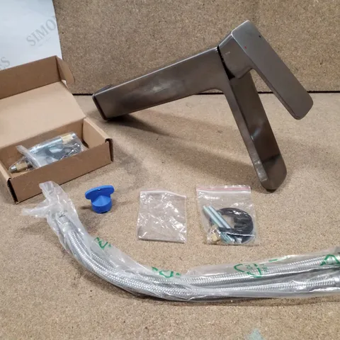 BOXED WINDON HIGH-RISE MONO PILLAR TAP