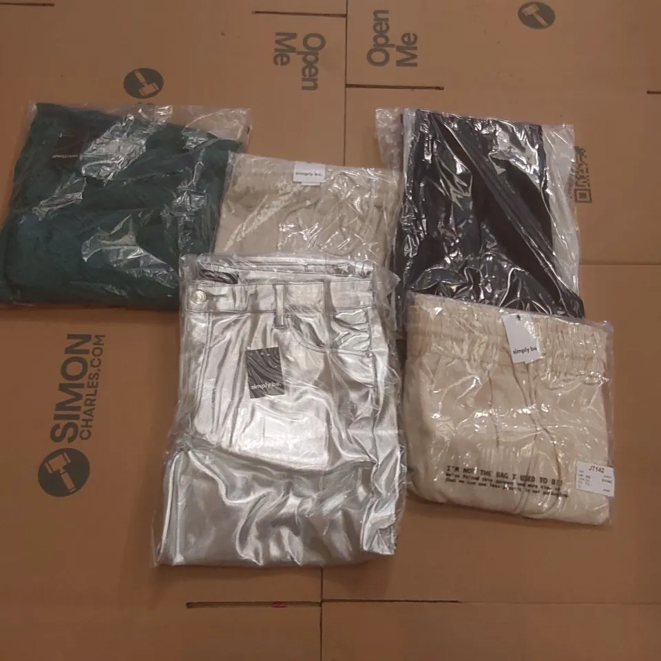 PALLET CONTAINING APPROXIMATELY 310x BRAND NEW ASSORTED DESIGNER CLOTHING ITEMS INCLUDING: SIMPLY BE METALLIC TROUSERS, WIDE LEG TROUSERS, JD WILLIAMS TEXTURED SHIRTS ECT