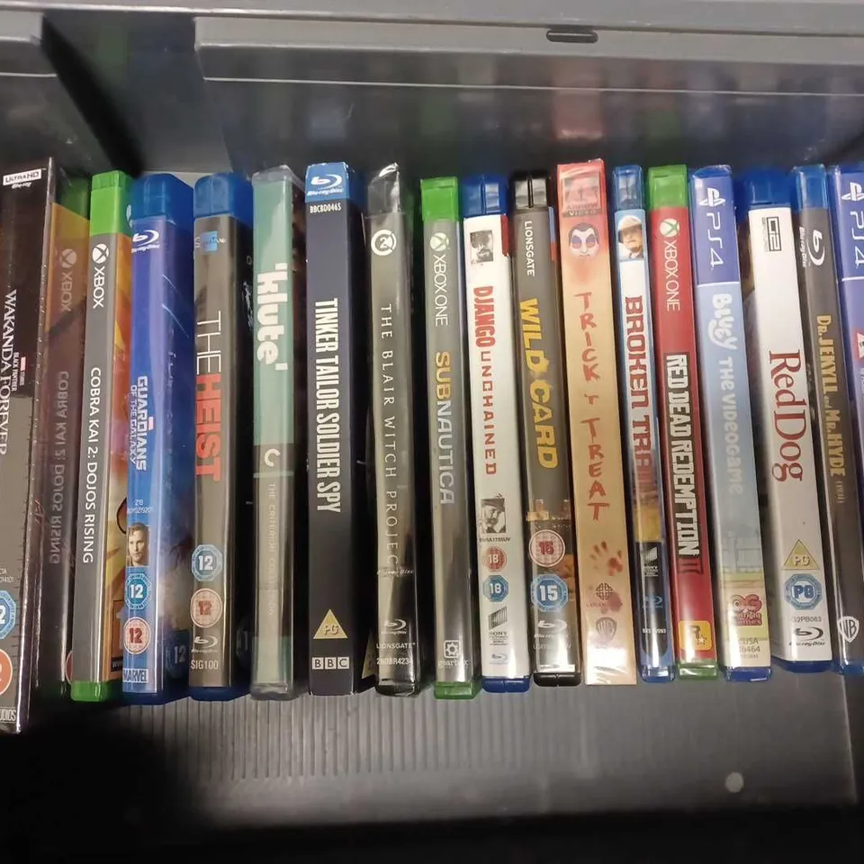 APPROXIMATELY 20 ASSOTRTED DVD & GAMES TO INCLUDE RED DEAD REDEMPTION (XBOX ONE), THE BLAIR WITCH PROJECT (BLU-RAY), BLACK PANTHER WAKANDA FOREVER (4 ULTRA BLU-RAY), ETC