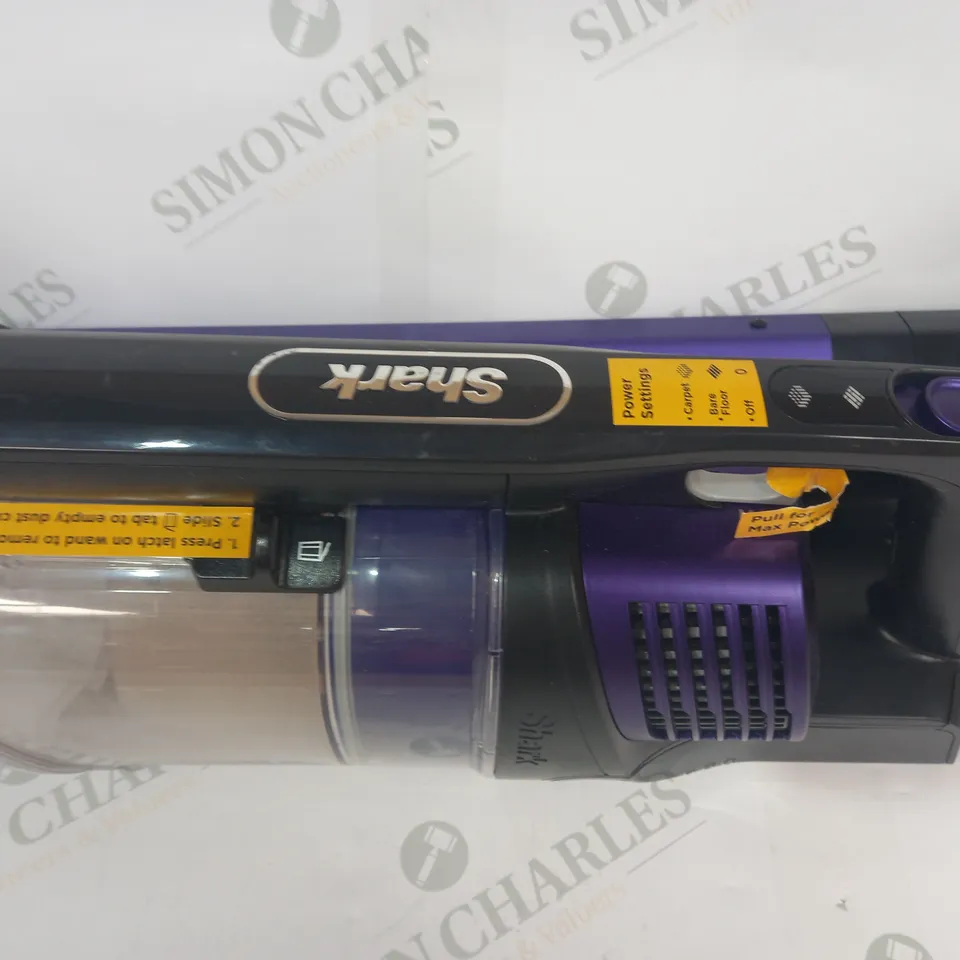 SHARK ANTI HAIR WRAP CORDLESS PET VACUUM CLEANER IZ202UKT