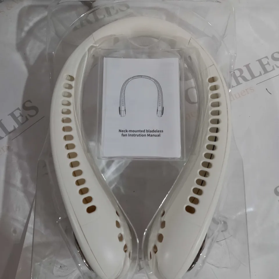 LEAFLESS HANGING NECK FAN