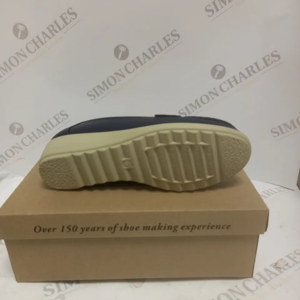 BOXED PAIR OF CUSHION WALK LOAFERS IN NAVY - SIZE 5