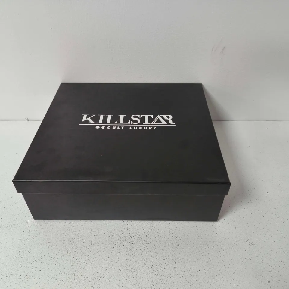 BOXED KILLSTAR DISCORDANT BOOTS IN BLACK - UK 8