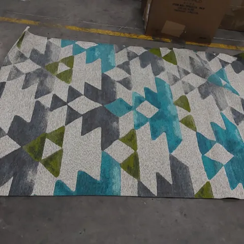 SMART HALI RUG // SIZE: 160 X 230cm
