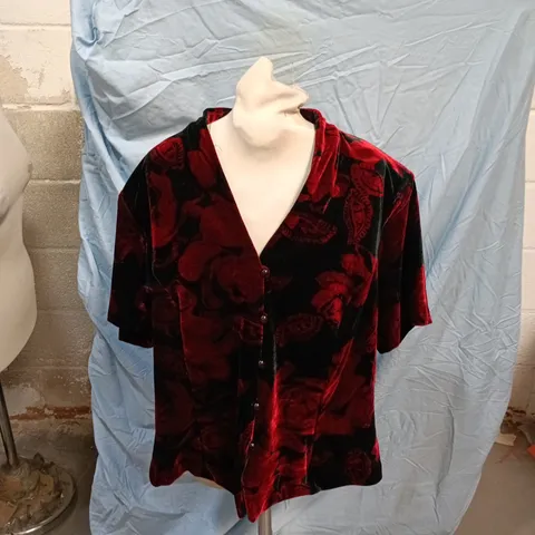 ROMAN ORIGINALS VELVET SHORT-SLEEVE TOP – RED/BLACK FLORAL, UK 22