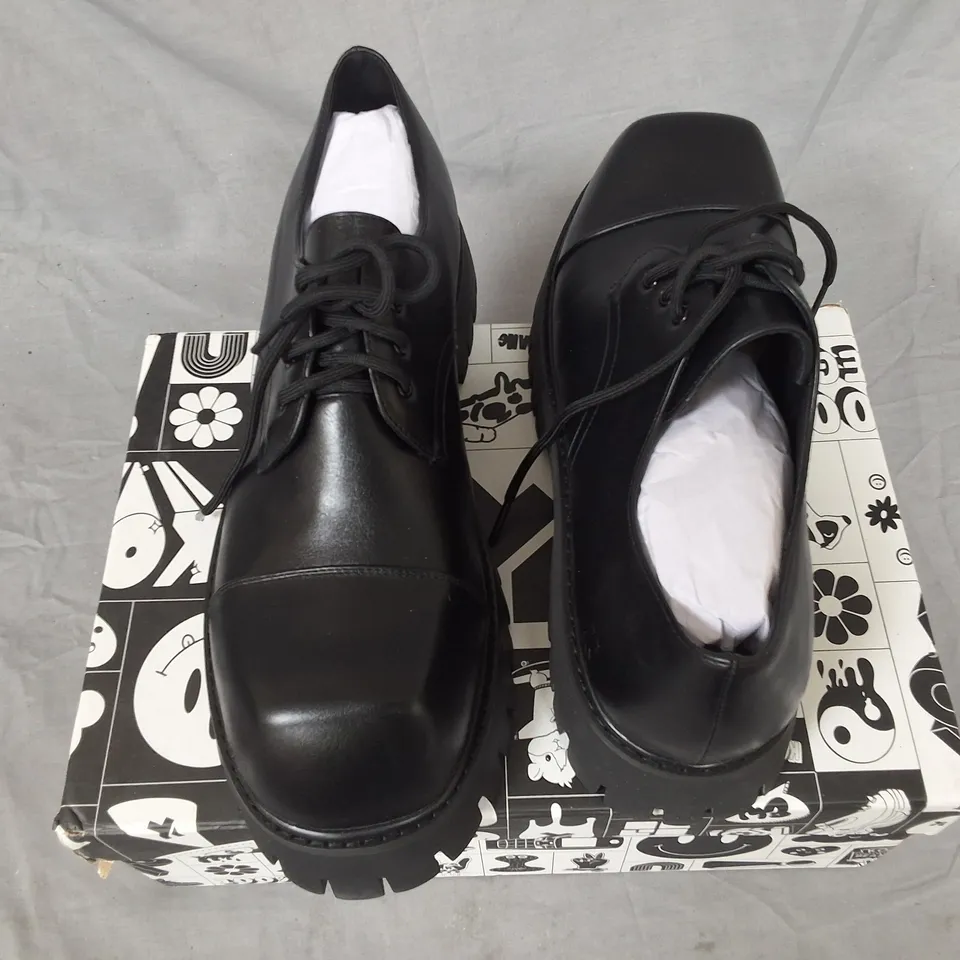 BOXED KOI THE CORRUPTER MEN'S SQUARE TOE SHOES IN BLACK - UK 12