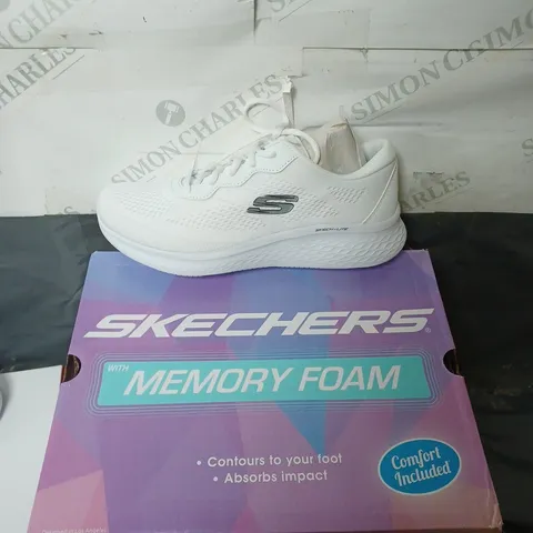 BOXED SKECHERS SKECH-LITE PRO - PERFECT TIME WITH MEMORY FOAM - WHITE - SIZE 6 UK