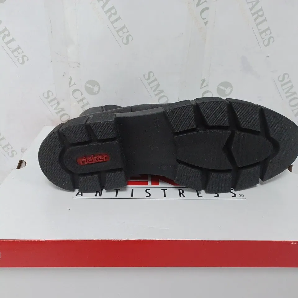 BOXED PAIR OF RIEKER CHUNKY ANKLE BOOTS IN BLACK SIZE 7.5 