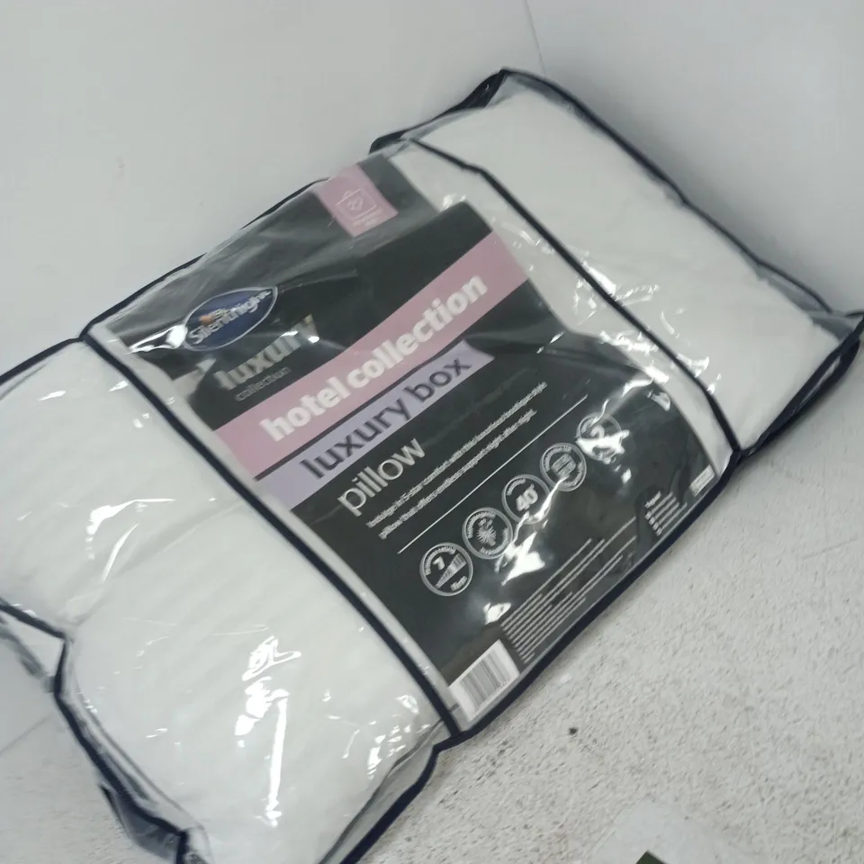 SILENTNIGHT HOTEL COLLECTION LUXURY BOX PILLOW