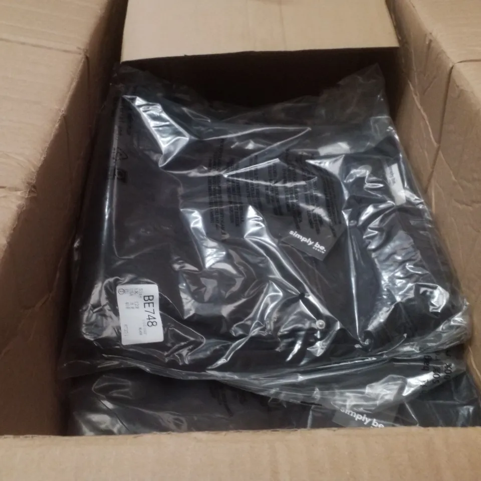 BOX CONTAINING APPROXIMATELY 10 BRAND NEW SIMPLY BE BLACK TURN UP JEANS - SIZE 12