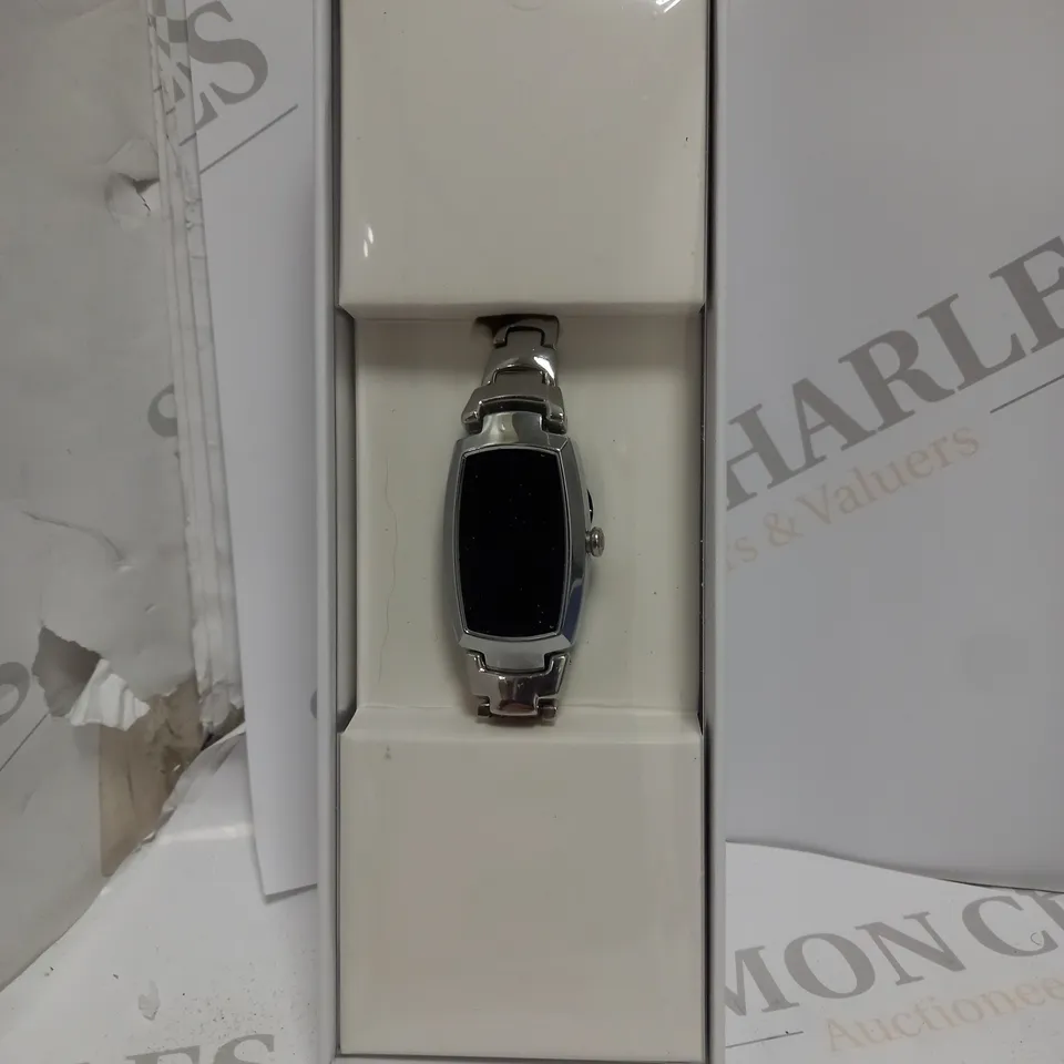 BOXED DESIGNER HEART RATE TRACKING SMART WATCH