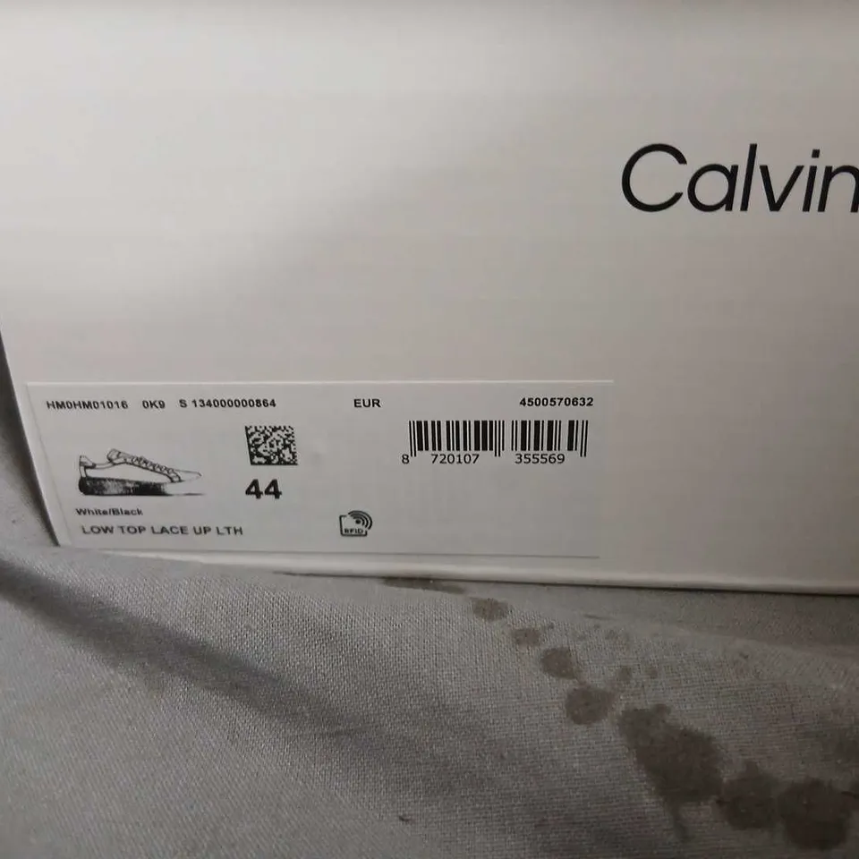 CALVIN KLEIN WHITE LEATHER LOW-TOP SNEAKERS – UK 9 (EU 44)