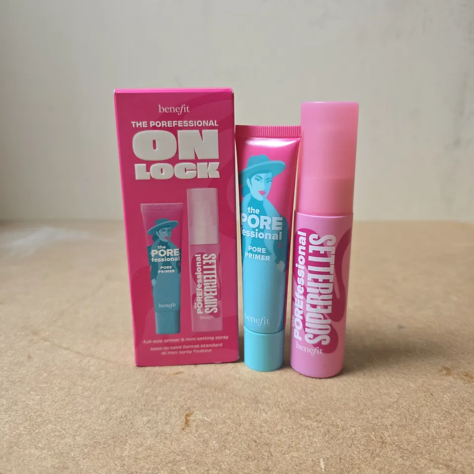 BOXED BENEFIT THE PROFESSIONAL ON LOCK FULL-SIZE PRIMER & MINI SETTING SPRAY