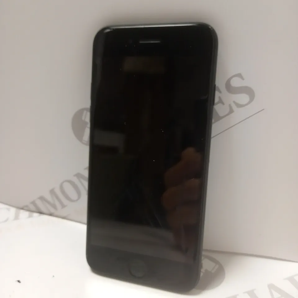 APPLE IPHONE 7 (A1778) SMARTPHONE