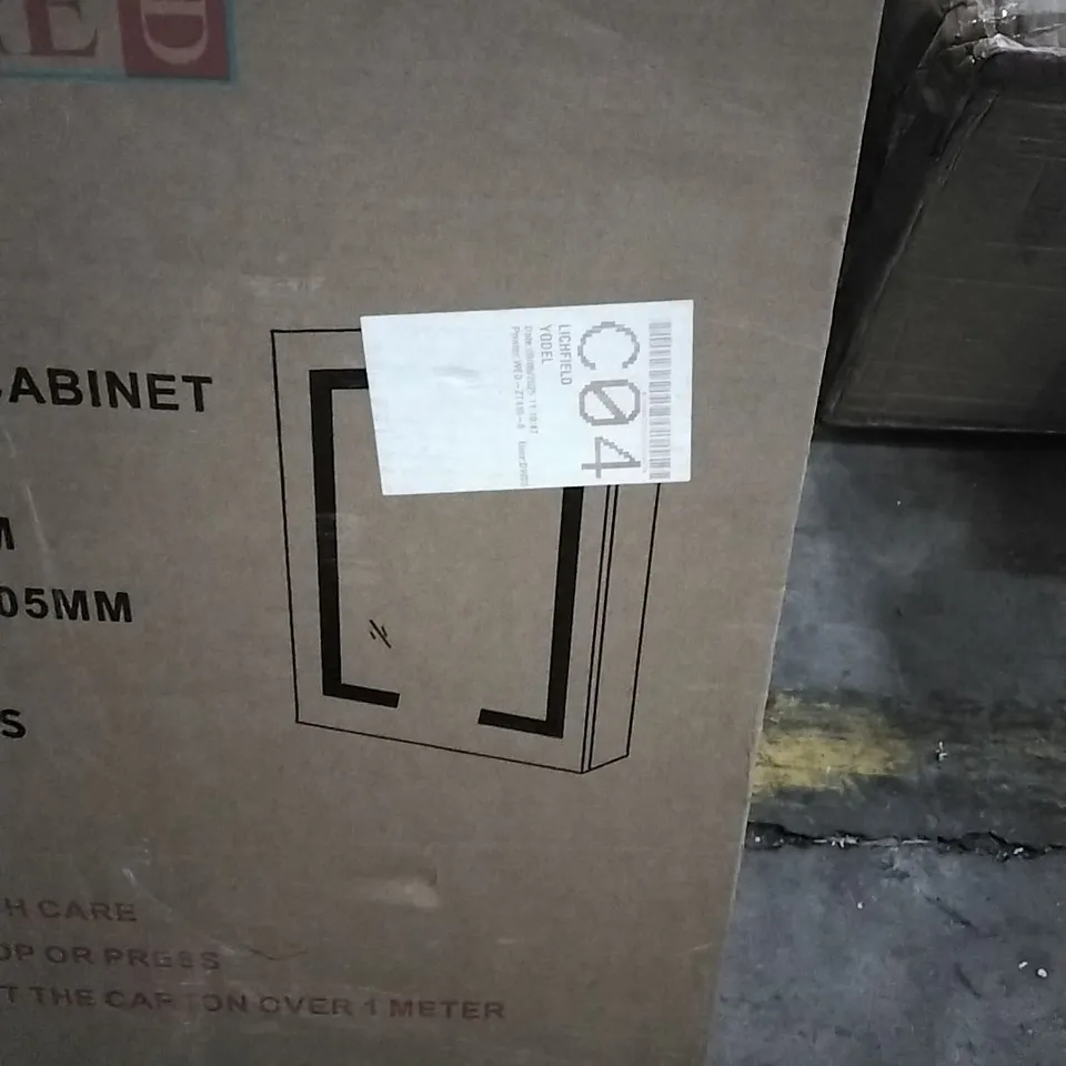 BOXED LIVING AND HOME LED MIRROR CABINET DM0468