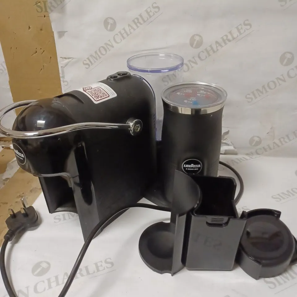 LAVAZZA A MODO MIO JOLIE & MILK COFFEE MACHINE