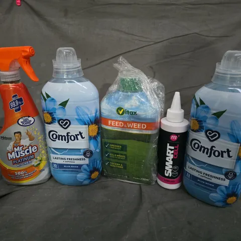 APPROXIMATELY 15 ASSORTED LIQUIDS TO INCLUDE COMFORT BLUE SKIES, MAINLINE BAITS SMART CELL LIQUID, MR MUSCLE PLATINUM KITCHEN, ETC - COLLECTION ONLY