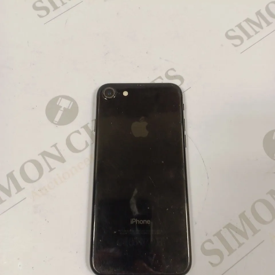 APPLE IPHONE 7 (A1778) SMARTPHONE