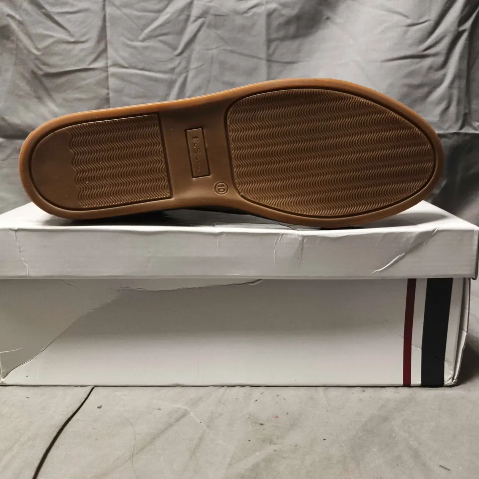 BOXED PAIR OF BEN SHERMAN SHOES IN BROWN SIZE 10