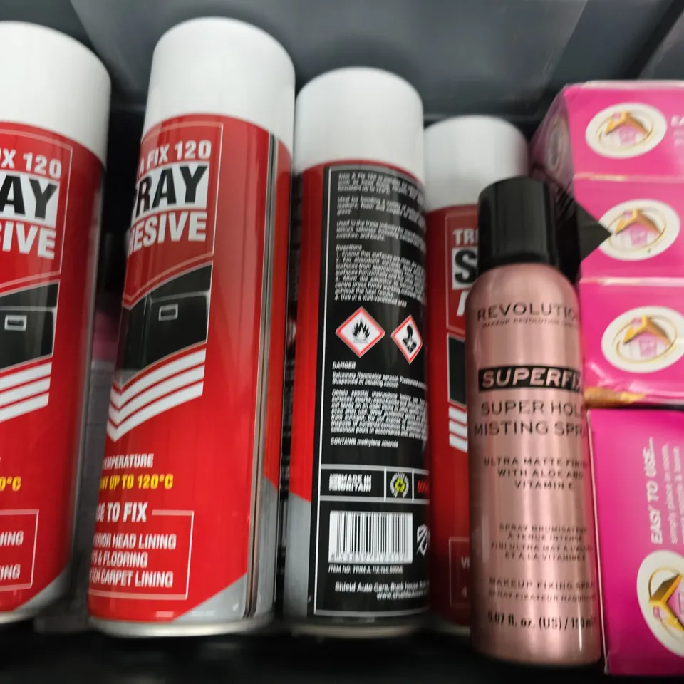 APPROXIMATELY 14 ASSORTED AEROSOLS TO INCLUDE REVOLUTION SUPERFIX MISTING SPRAY, DOVE POWDER SOFT, JOHNSONS DUAL ACTION ROOM FOGGER, ETC - COLLECTION ONLY