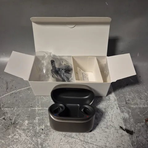 UNITRON HEARING AIDS SET 