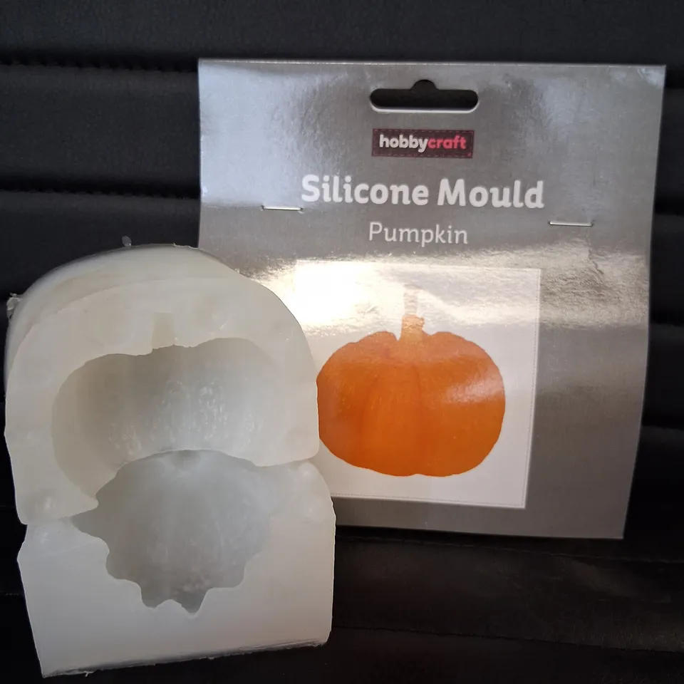 APPROXIMATELY 144 HOBBY CRAFT SILICONE MOULD PUMPKIN