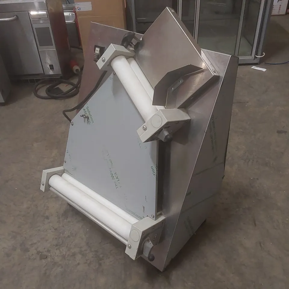 COMMERCIAL SPR-40 DOUGH ROLLER